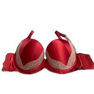 BRAND NEW La Vie en Rose Red Laced Push Up Bra